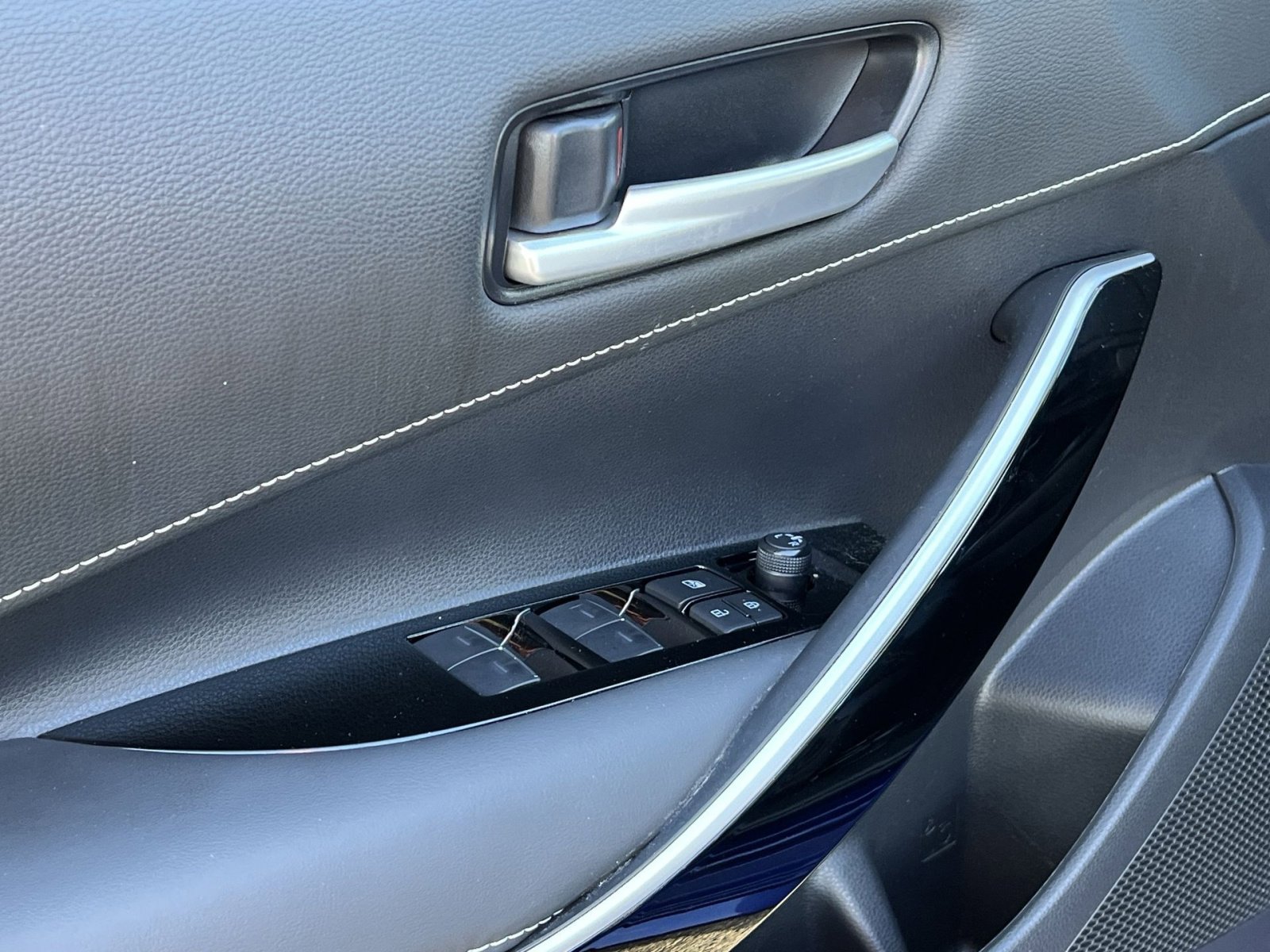 Used 2024 Toyota Corolla XSE image 15