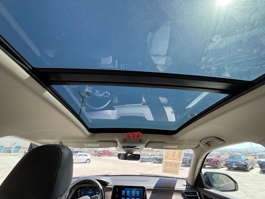 Used 2025 Volkswagen Atlas SEL AWD/4WD image 14