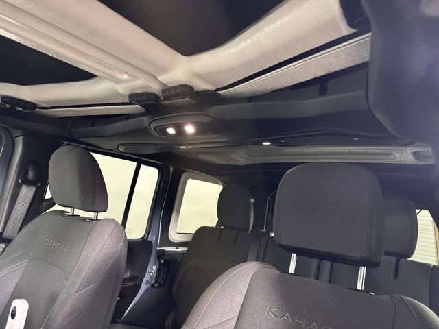 Used 2024 Jeep Wrangler Unlimited Sahara w/ Technology Group image 12