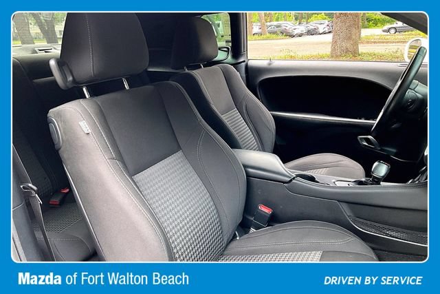 Used 2019 Dodge Challenger SXT RWD image 24
