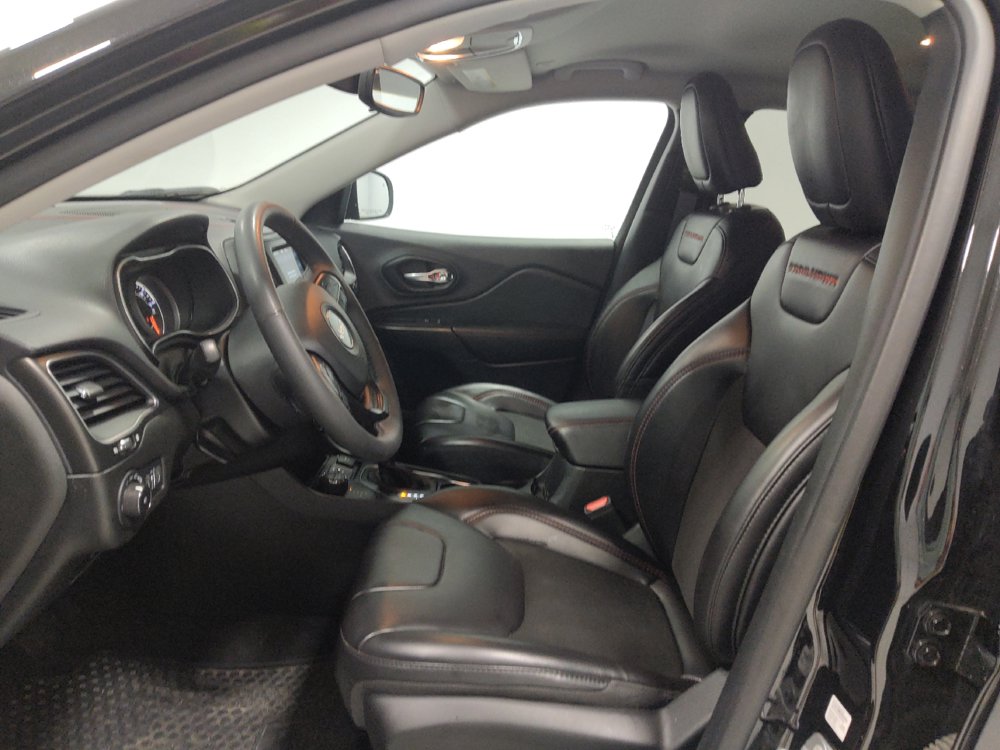 Used 2022 Jeep Cherokee Trailhawk AWD/4WD image 17