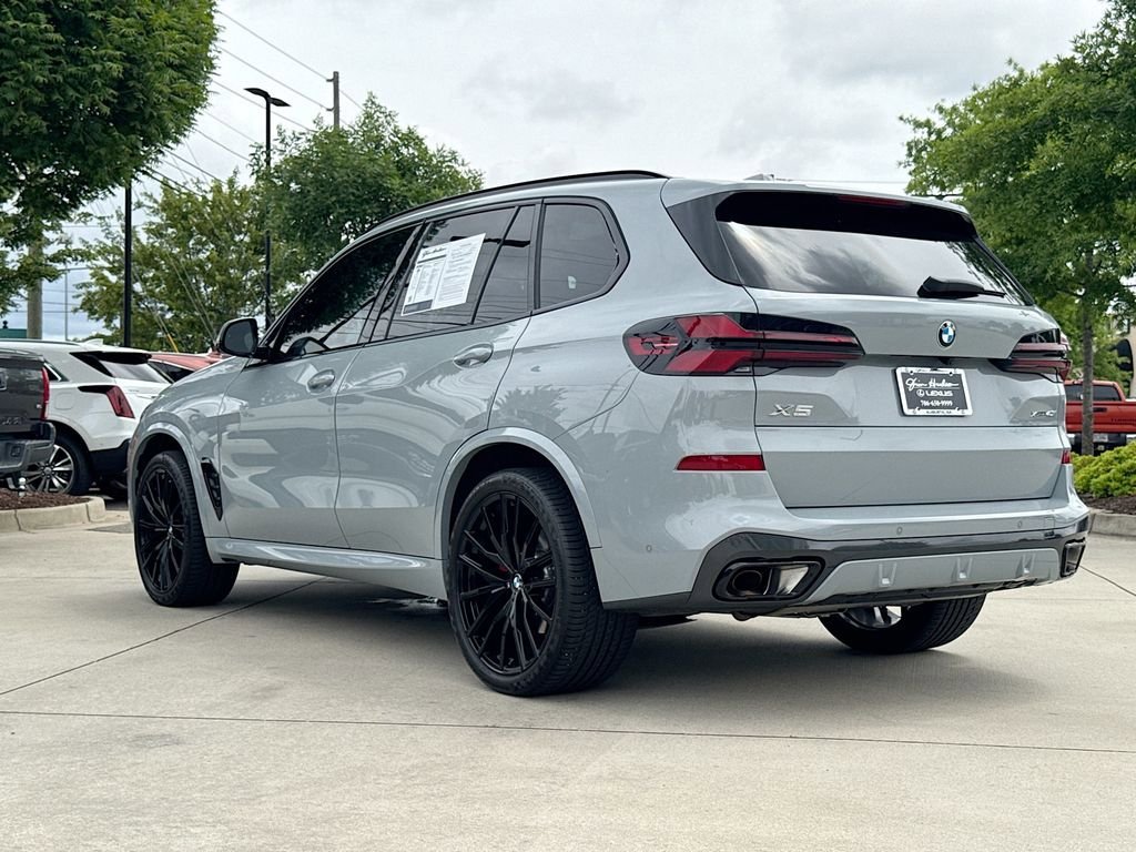 Used 2025 BMW X5 xDrive40i w/ M Sport Package AWD/4WD image 6