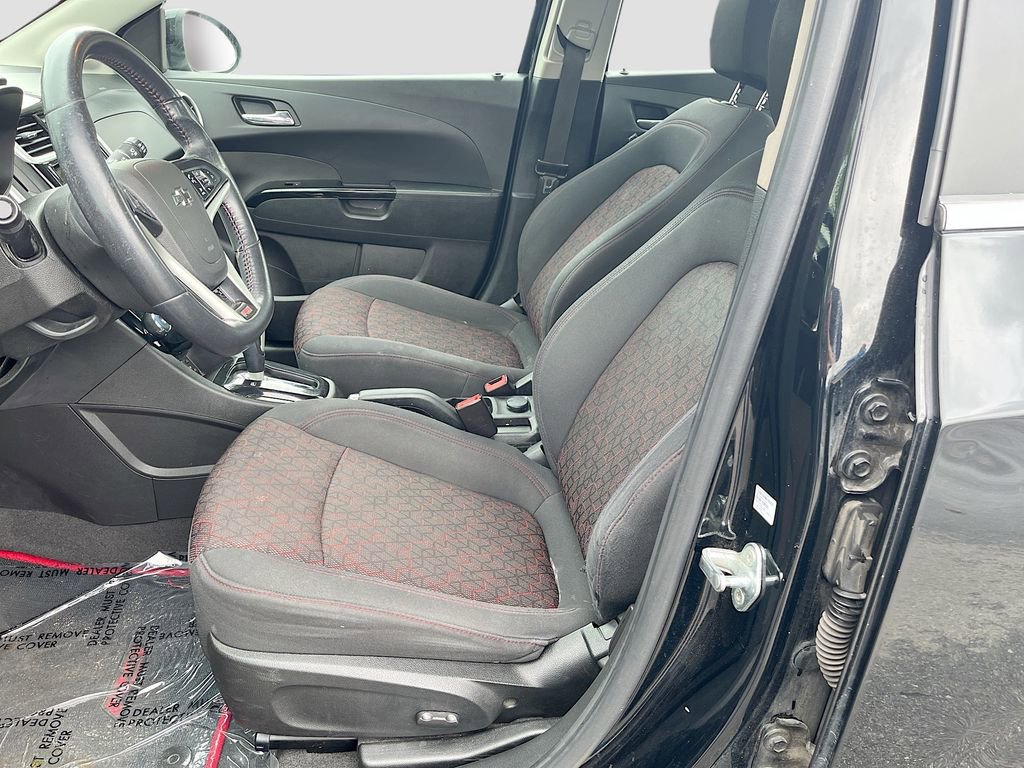 Used 2018 Chevrolet Sonic LT w/ Fun and Sun Package FWD image 20