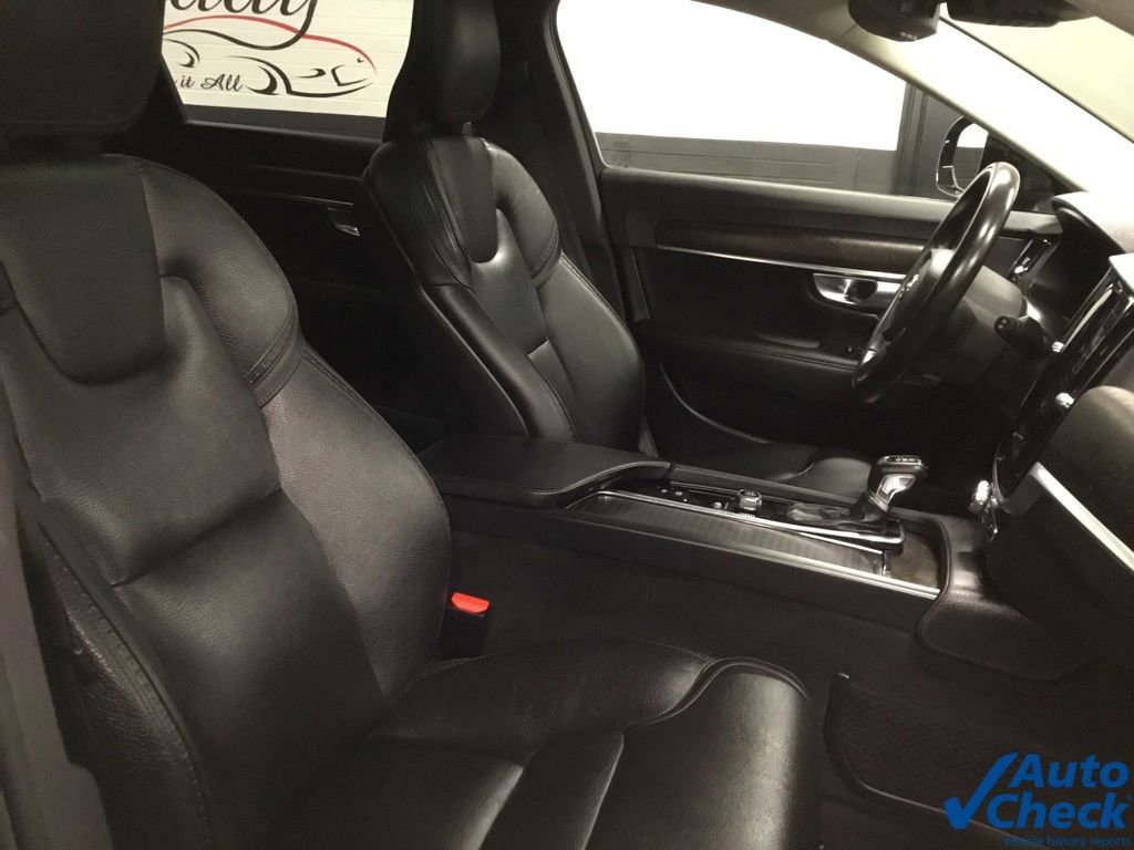 Used 2020 Volvo V90 T6 Cross Country image 35