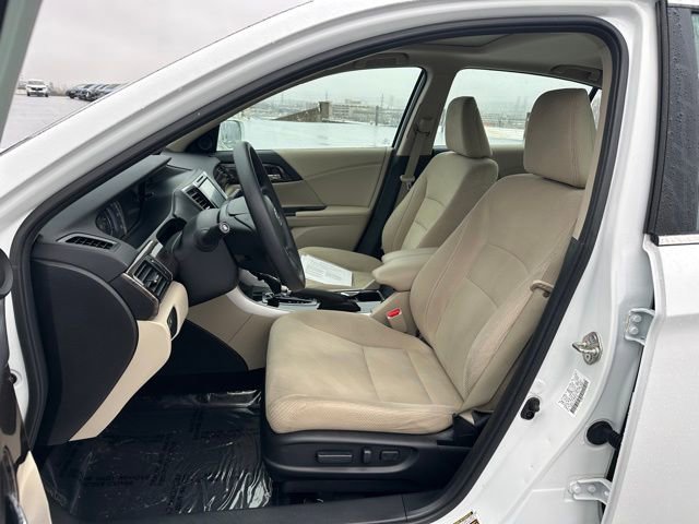 Used 2016 Honda Accord EX image 9