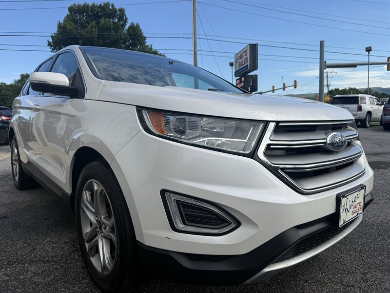 Used 2015 Ford Edge Titanium w/ Equipment Group 301A FWD image 5