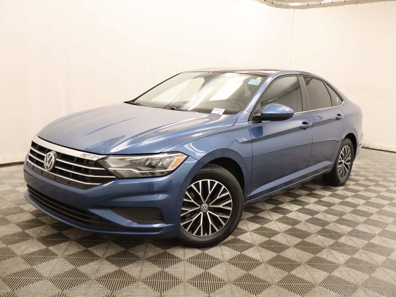 Used 2019 Volkswagen Jetta SE image 1