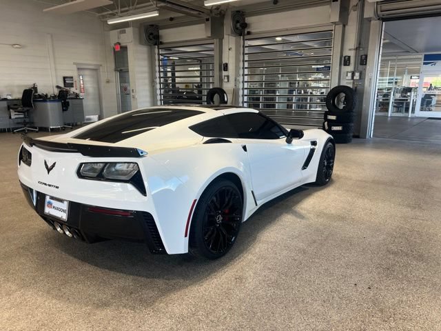 Used 2015 Chevrolet Corvette Z06 w/ 2LZ Preferred Equipment Group RWD image 5