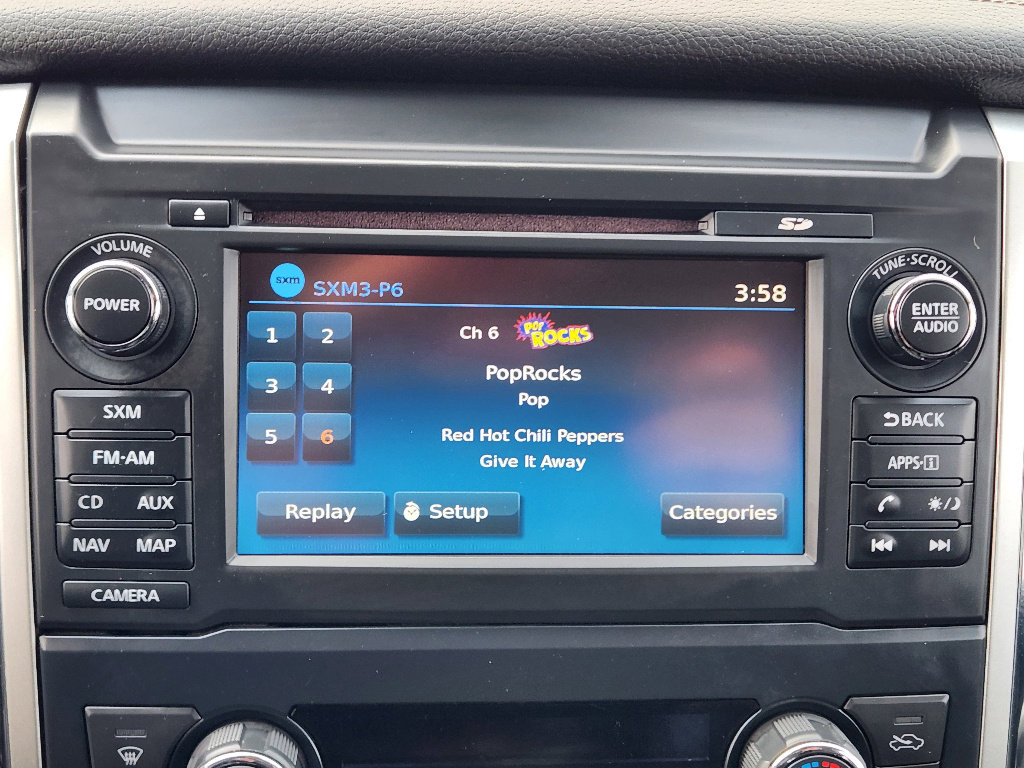 Used 2017 Nissan Titan SL image 17