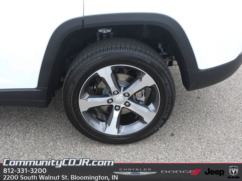 New 2025 Jeep Grand Cherokee Limited image 4