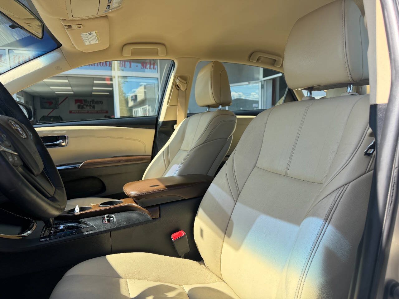 Used 2014 Toyota Avalon XLE FWD image 18