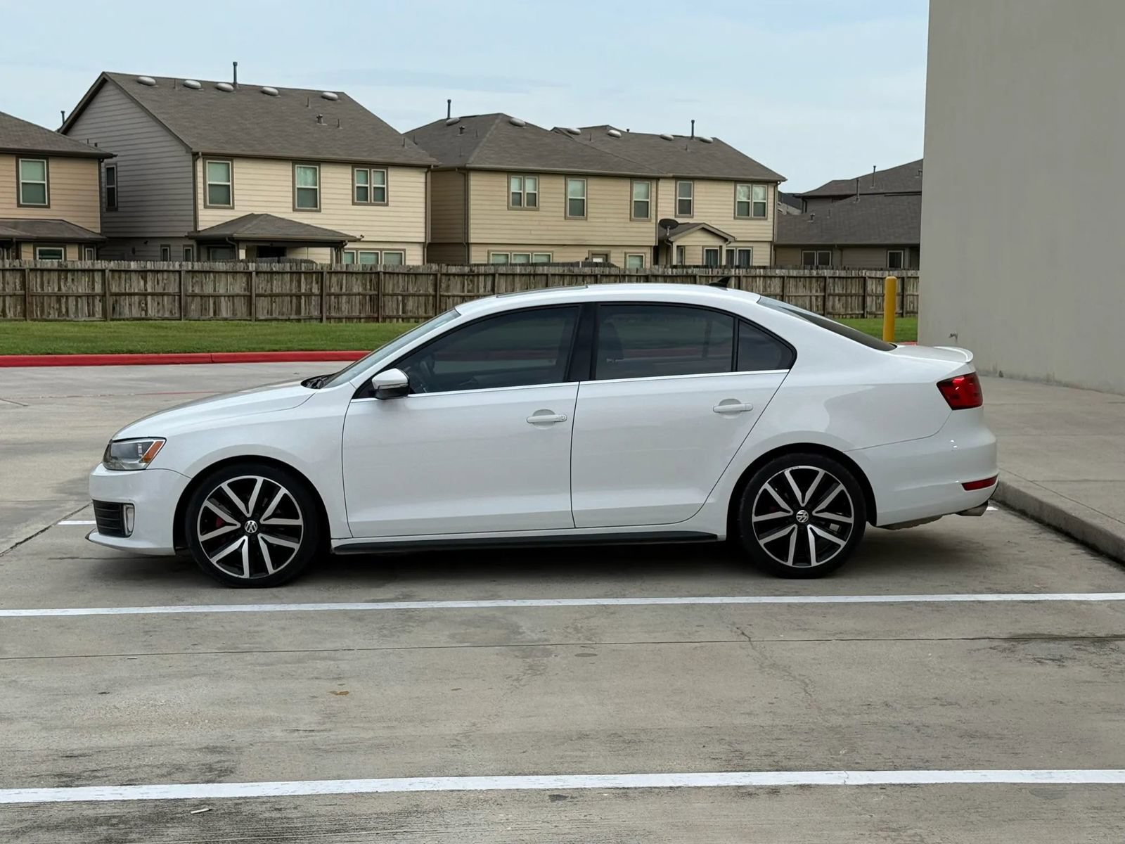 Used 2013 Volkswagen Jetta GLI Autobahn FWD image 4