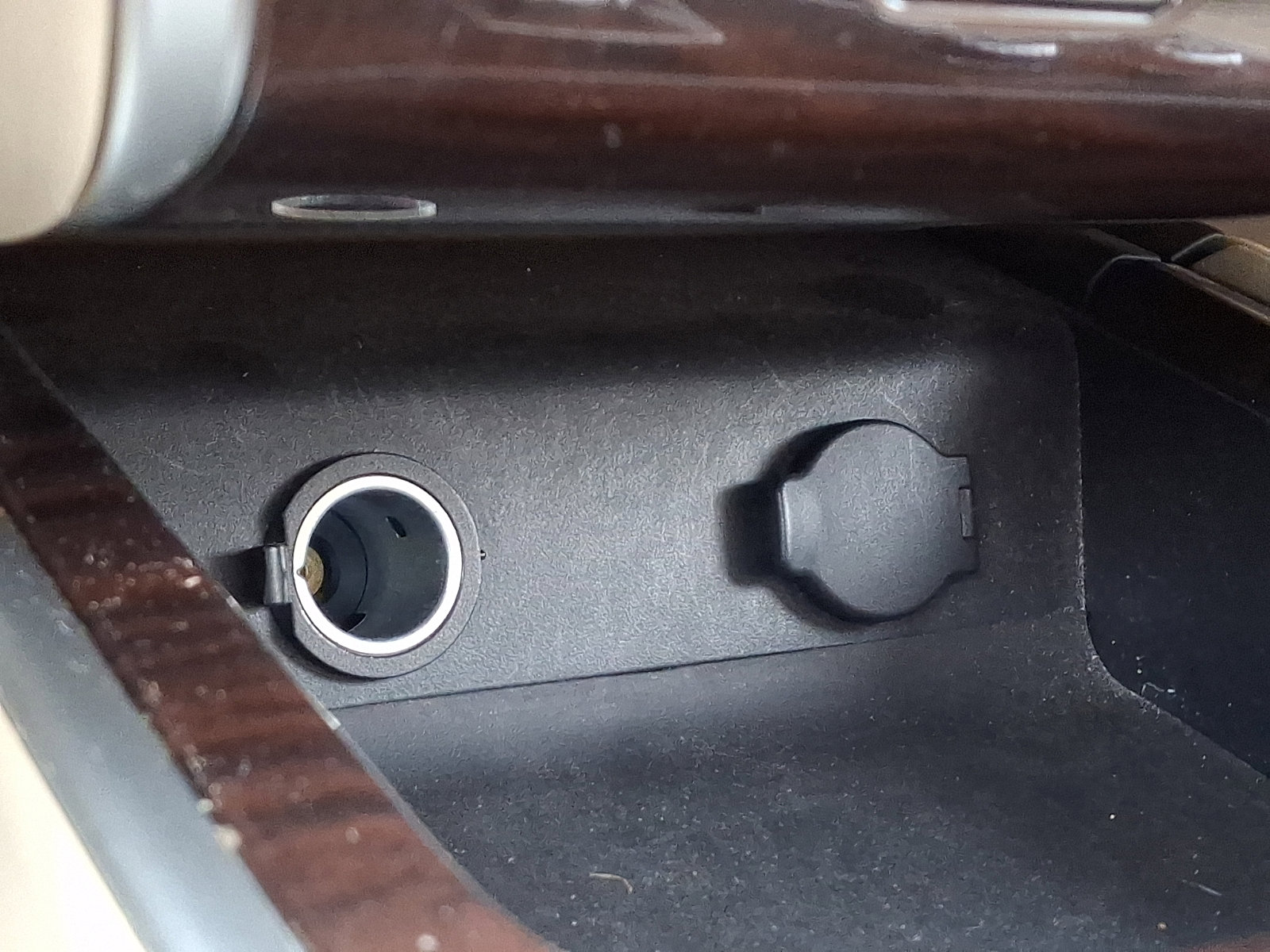 Used 2014 Nissan Pathfinder Platinum w/ Platinum Premium Package image 28