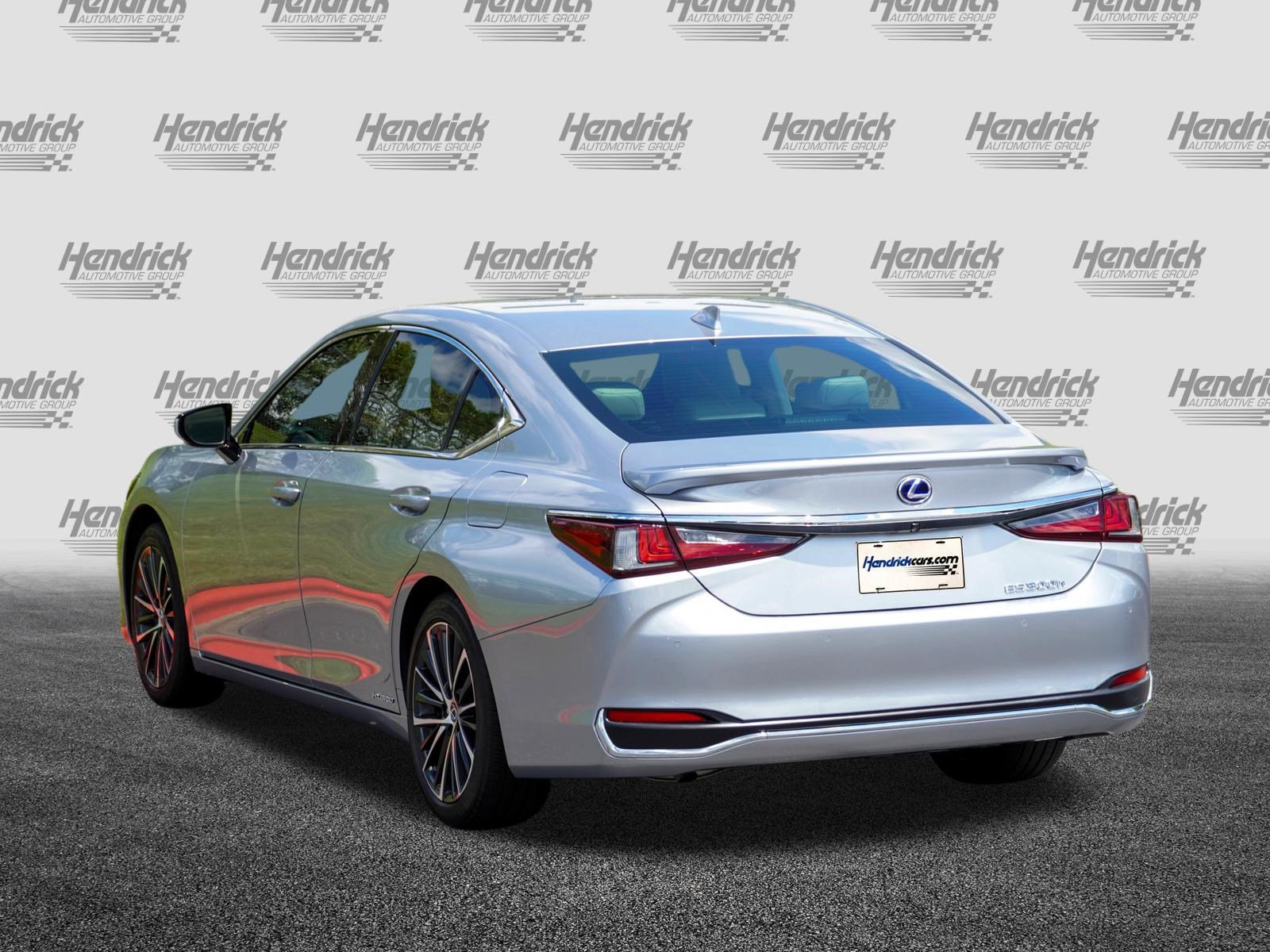 Used 2022 Lexus ES 300h w/ Premium Package FWD image 5