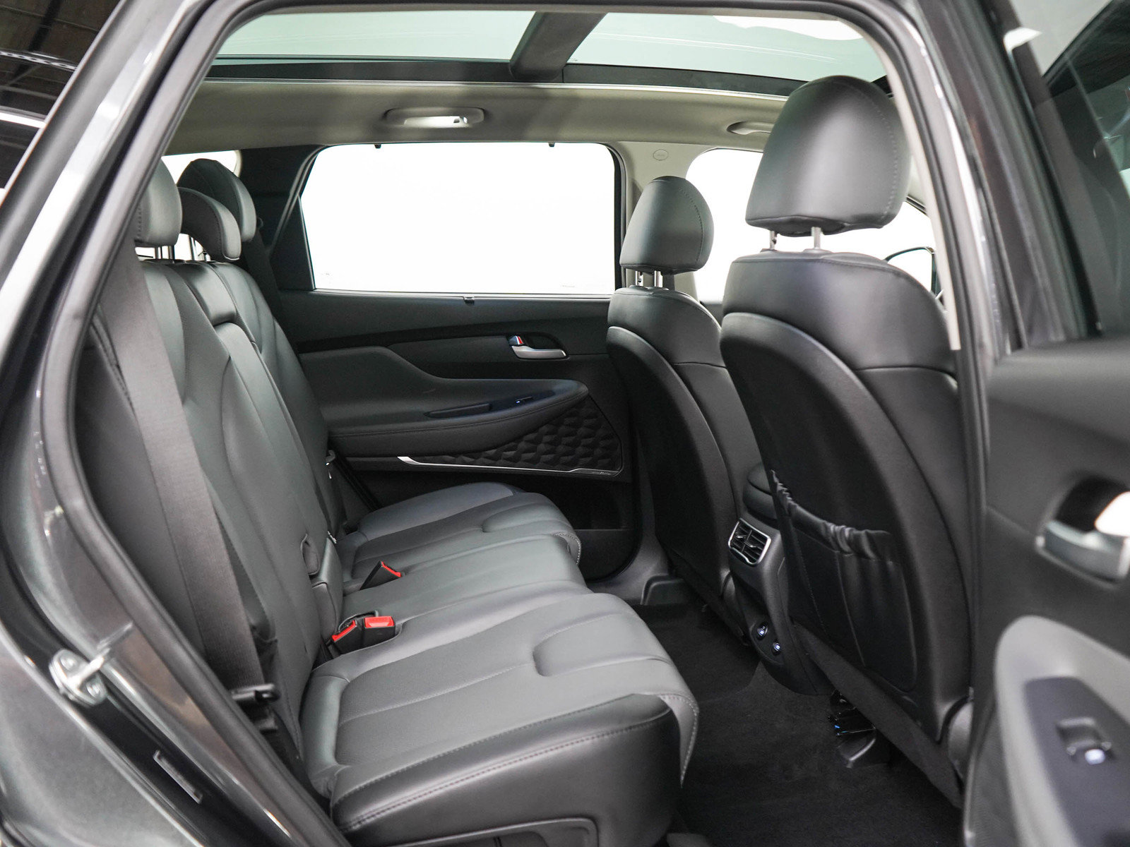 Used 2023 Hyundai Santa Fe SEL w/ Premium Package AWD/4WD image 12
