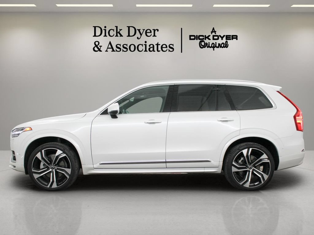 Certified 2024 Volvo XC90 B6 Ultimate w/ Lounge Package AWD/4WD image 15