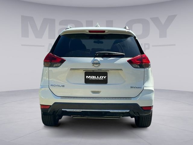 Used 2017 Nissan Rogue SV w/ SV Premium Package image 4