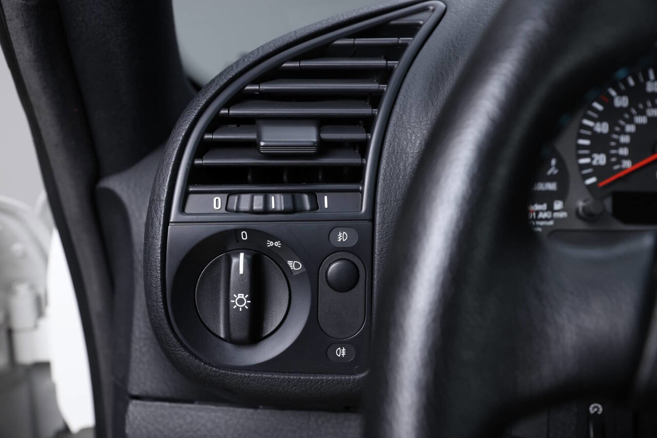 Used 1995 BMW M3 Coupe image 50