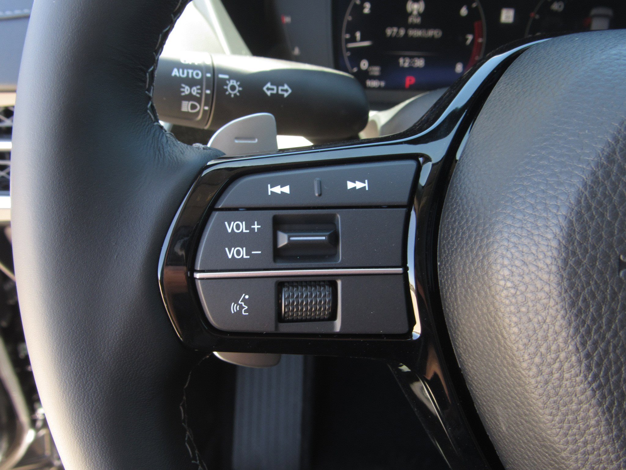 Certified 2025 Acura ADX AWD image 27