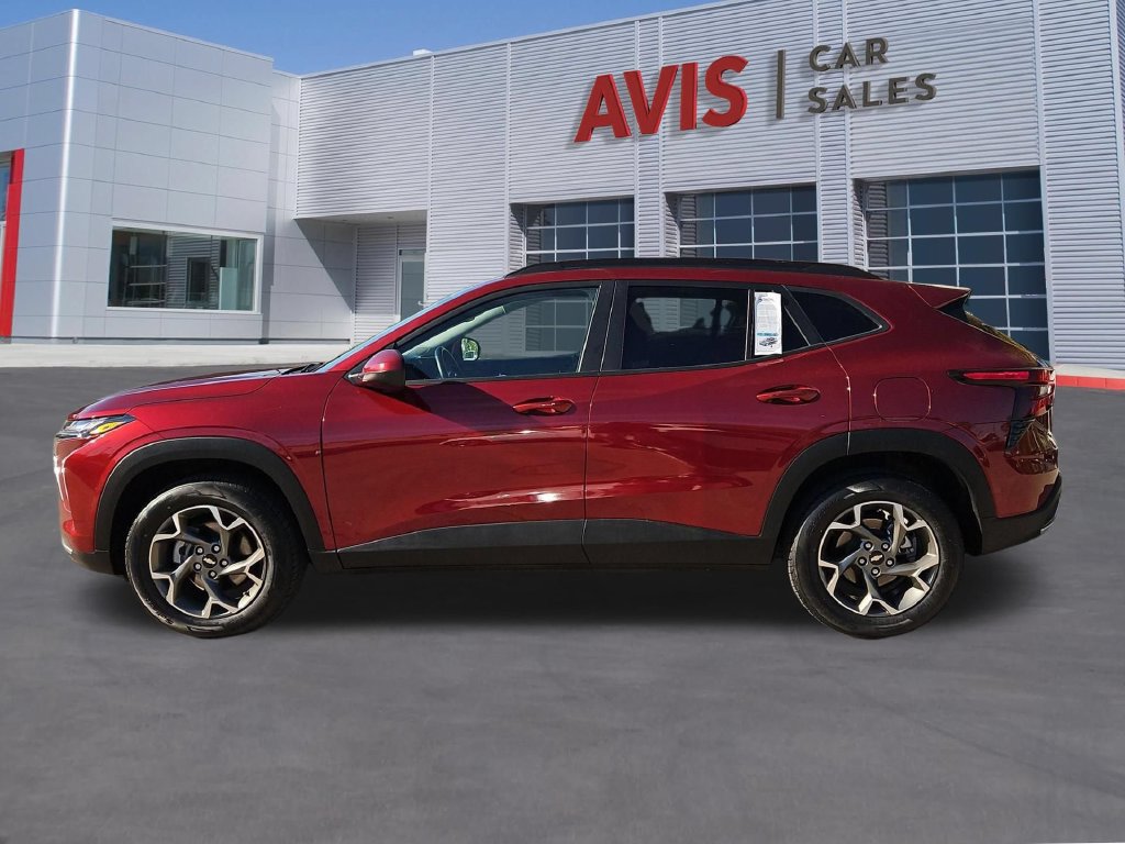 Used 2025 Chevrolet Trax LT w/ LT Convenience Package FWD image 10