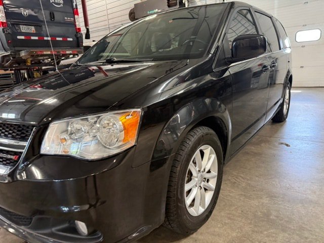 Certified 2020 Dodge Grand Caravan SXT FWD image 36