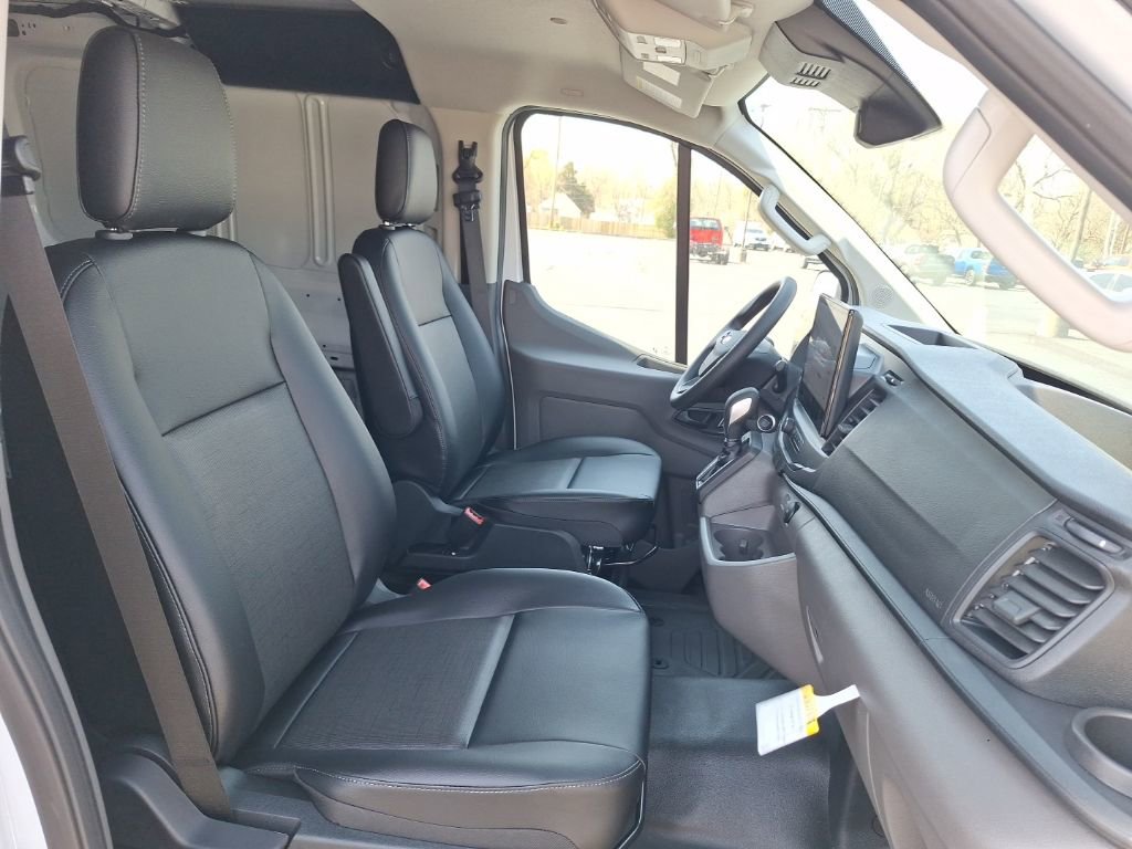 New 2026 Ford Transit 150 Low Roof RWD image 15