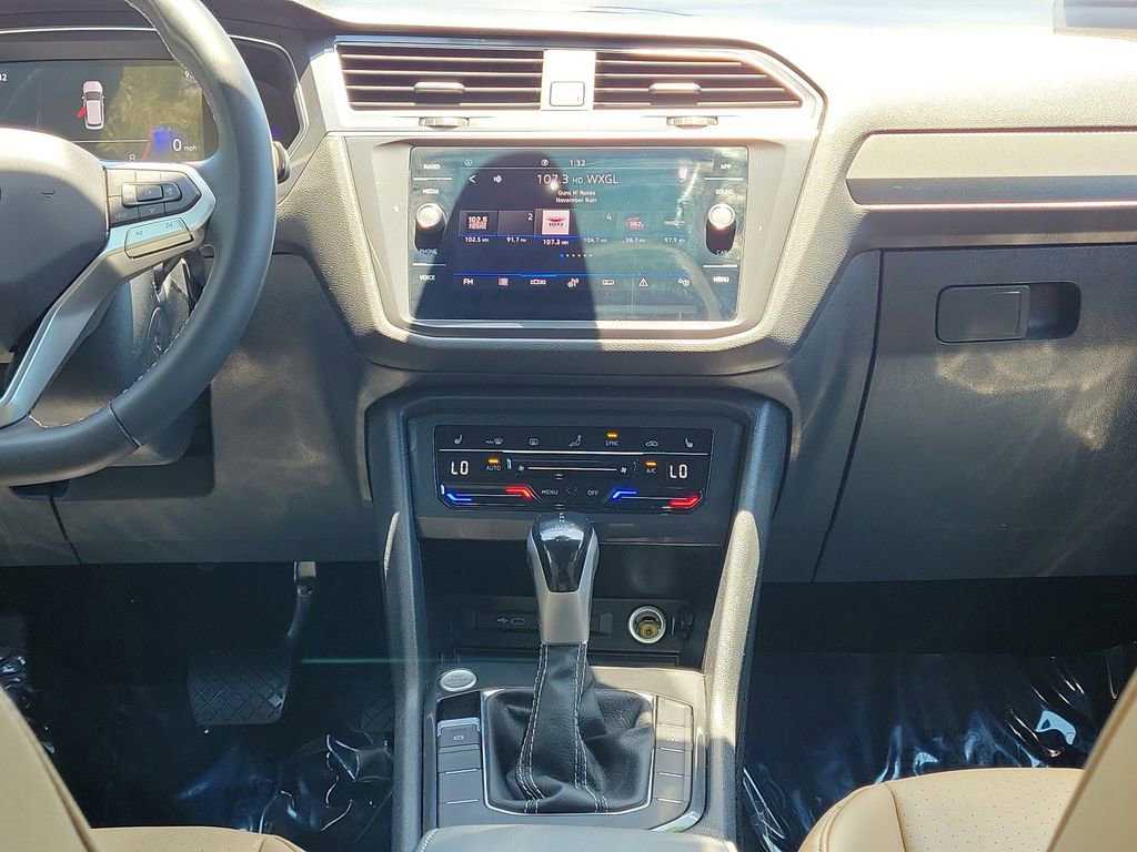 Used 2023 Volkswagen Tiguan SE FWD image 15