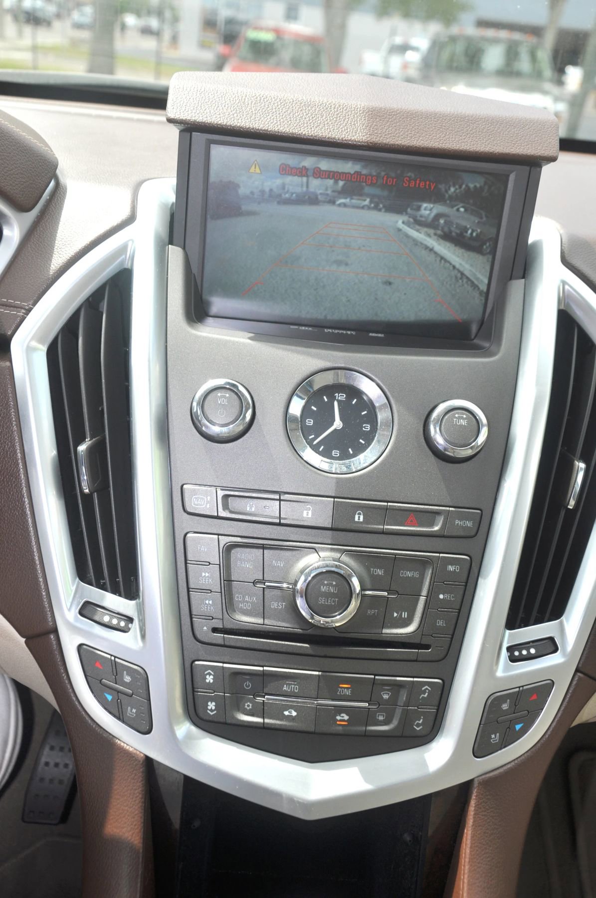 Used 2010 Cadillac SRX Premium image 30