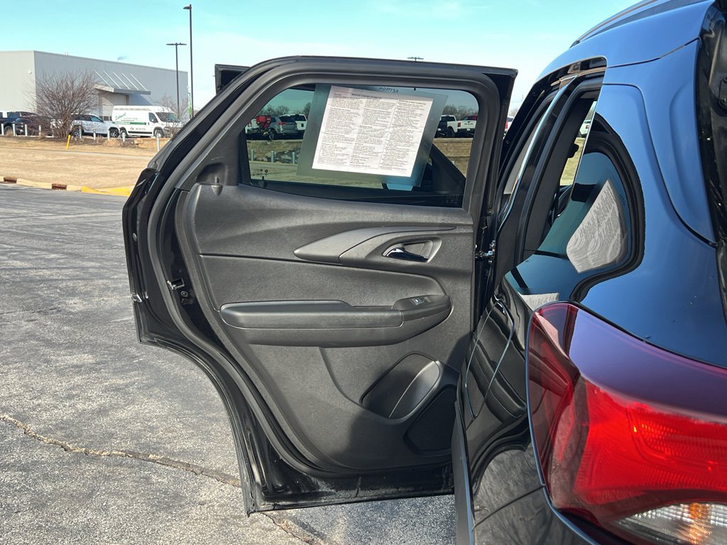 Used 2024 Chevrolet TrailBlazer LT w/ LT Cold Weather Package image 31