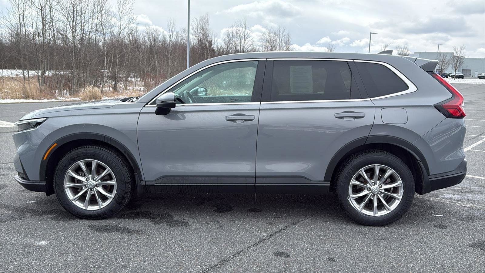 Used 2025 Honda CR-V EX image 11