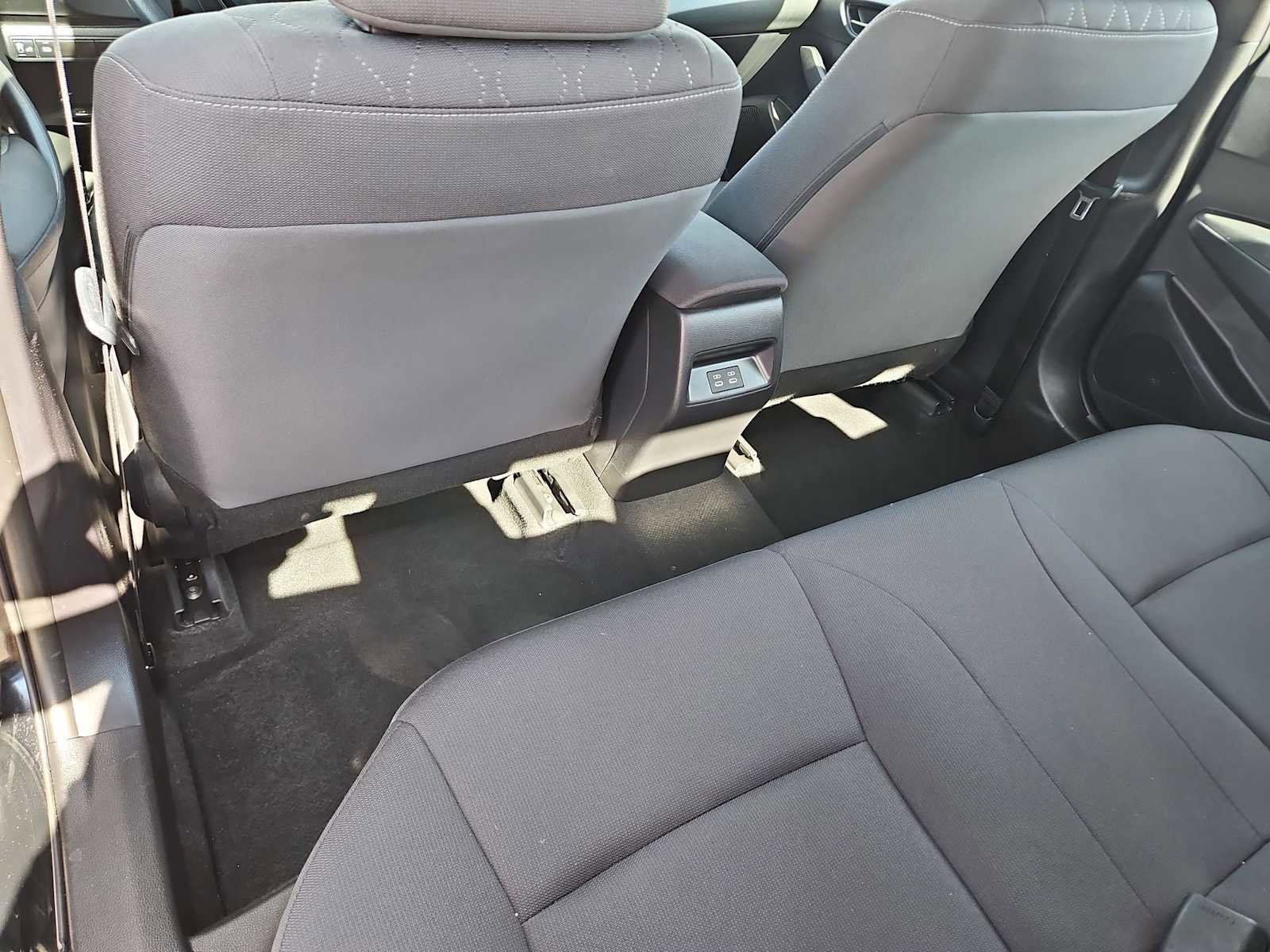 Used 2025 Toyota Corolla LE image 17