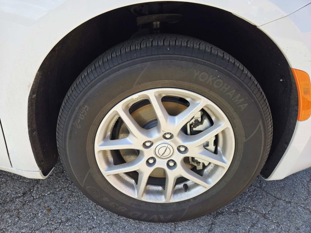 Used 2026 Chrysler Voyager LX image 18