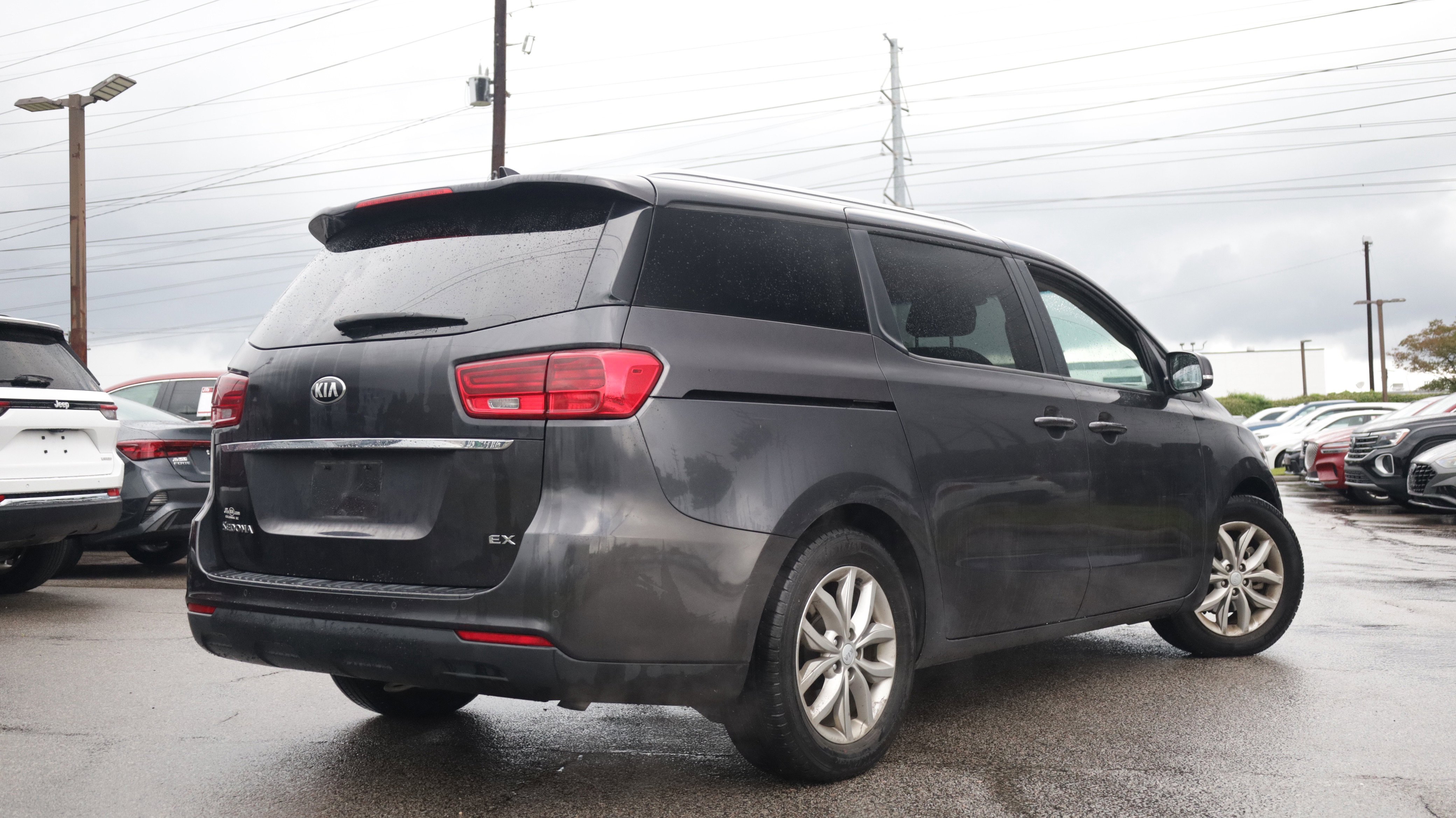 Used 2019 Kia Sedona EX FWD image 3