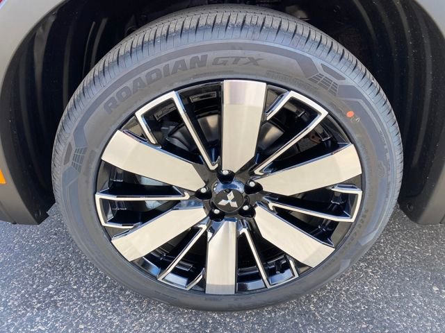 New 2026 Mitsubishi Outlander SE image 15