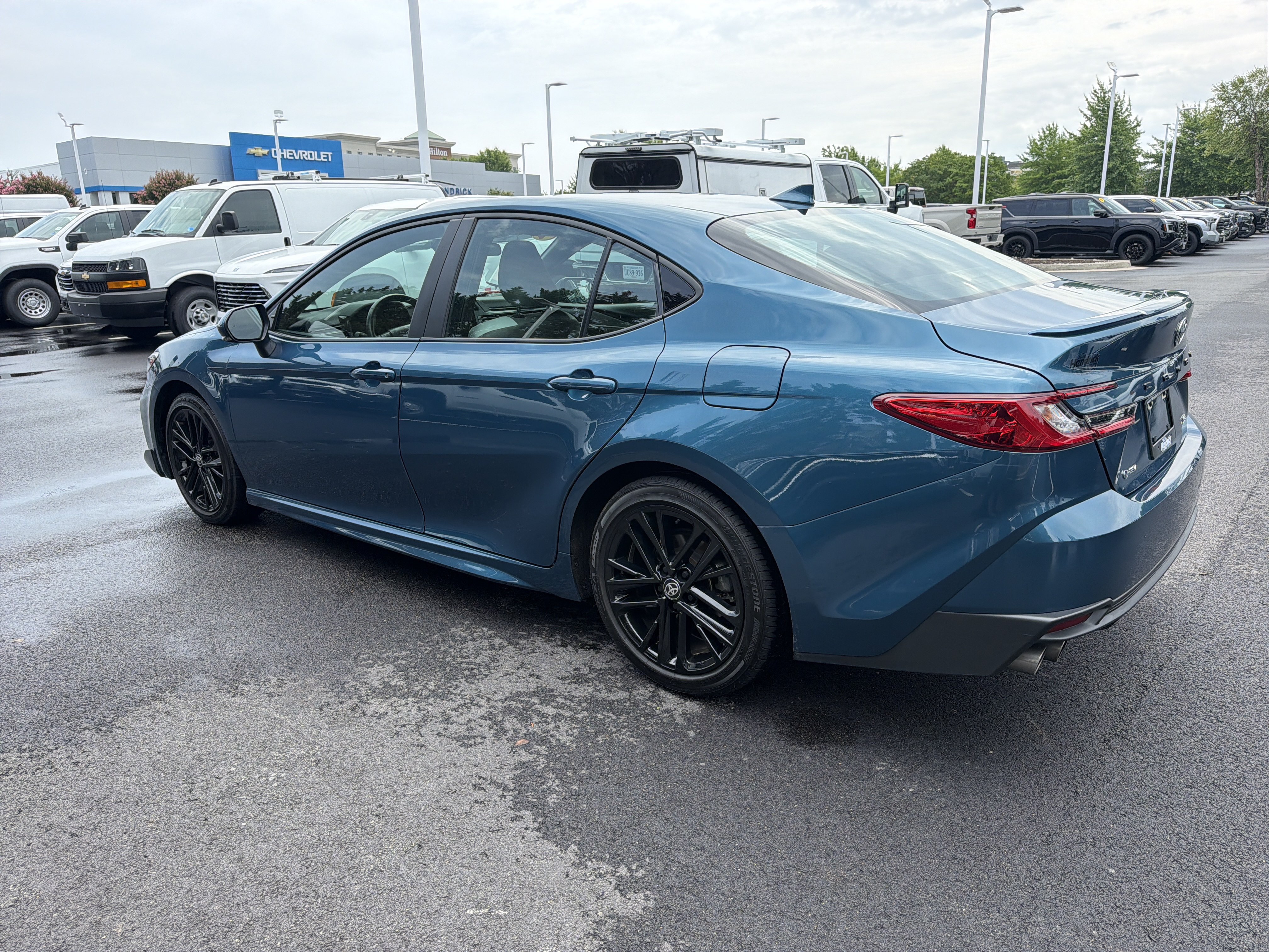 Used 2025 Toyota Camry SE FWD image 8
