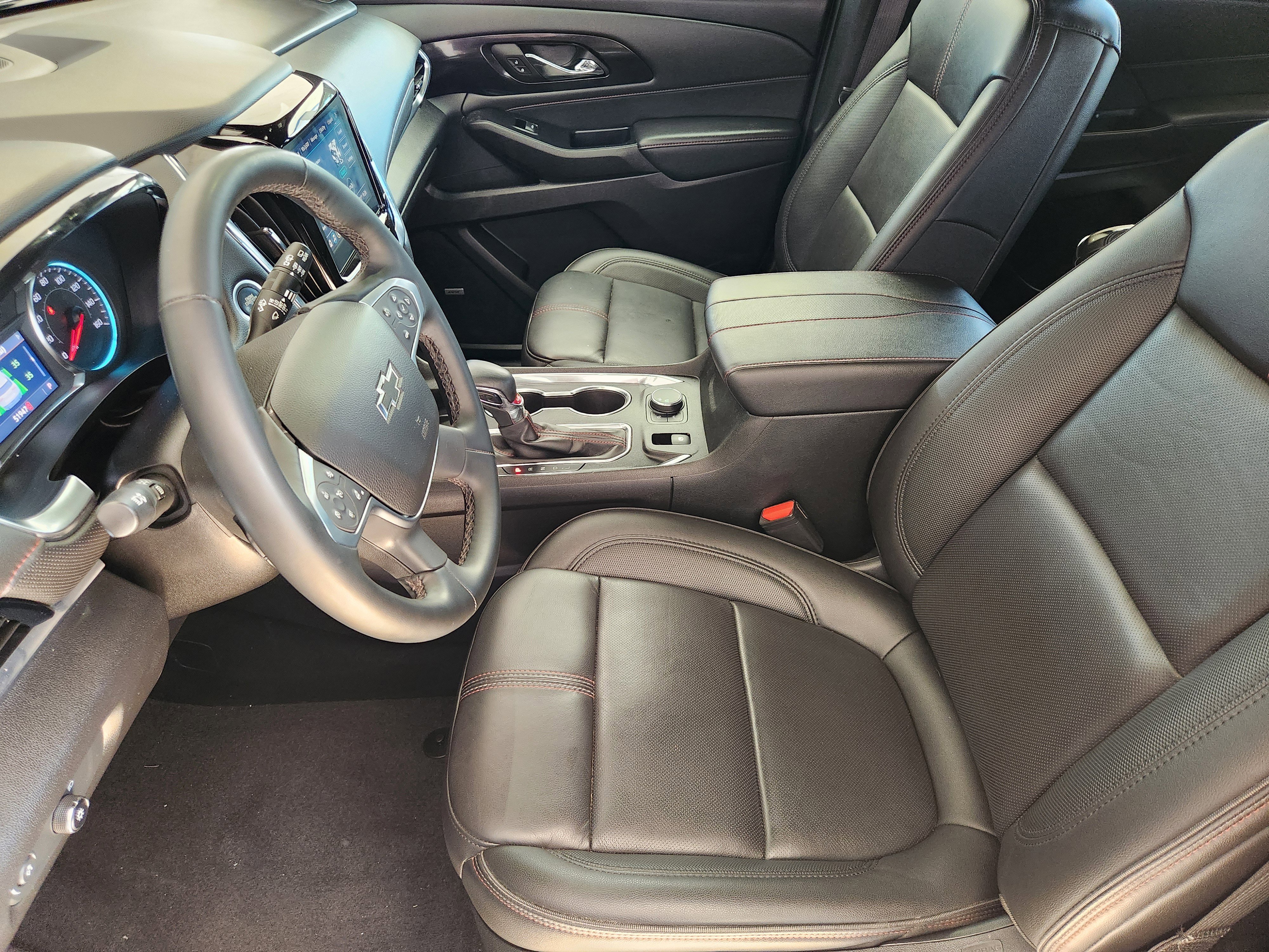 Used 2023 Chevrolet Traverse RS FWD image 14