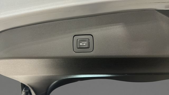 Used 2022 Buick Encore GX Essence w/ Advanced Technology Package FWD image 31