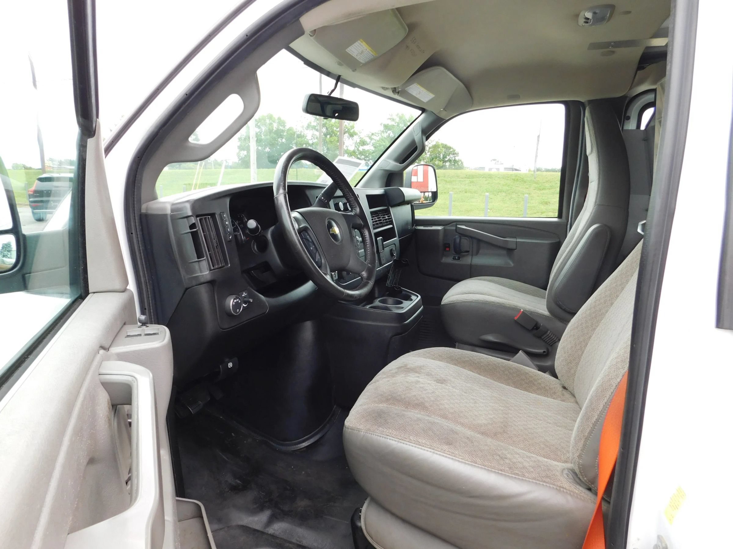 Used 2020 Chevrolet Express 2500 w/ Driver Convenience Package RWD image 18