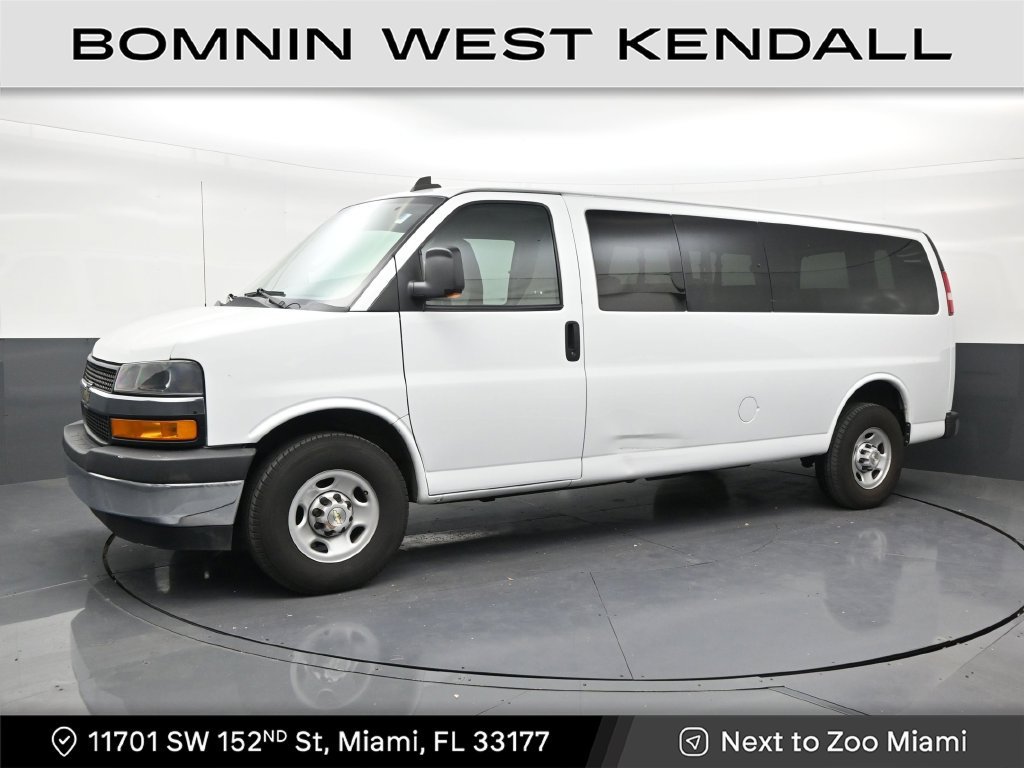 Used 2022 Chevrolet Express 3500 LS w/ Chrome Appearance Package RWD image 1