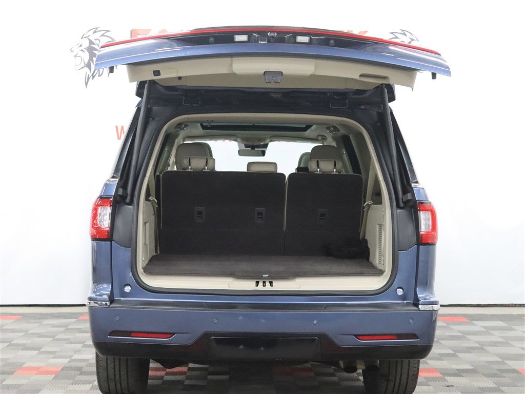 Used 2018 Lincoln Navigator L Reserve w/ Technology Package AWD/4WD image 6