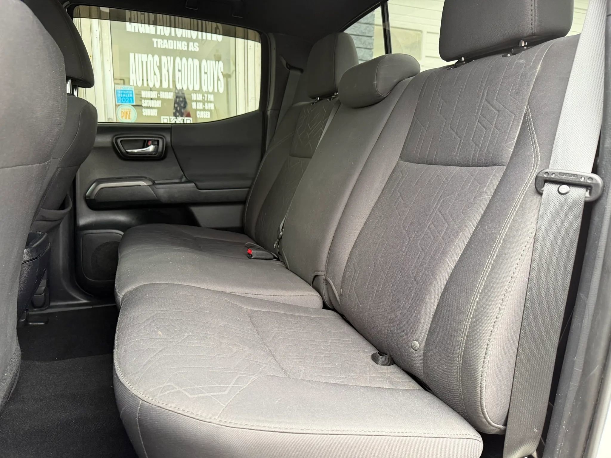 Used 2017 Toyota Tacoma TRD Sport w/ Tow Package image 11