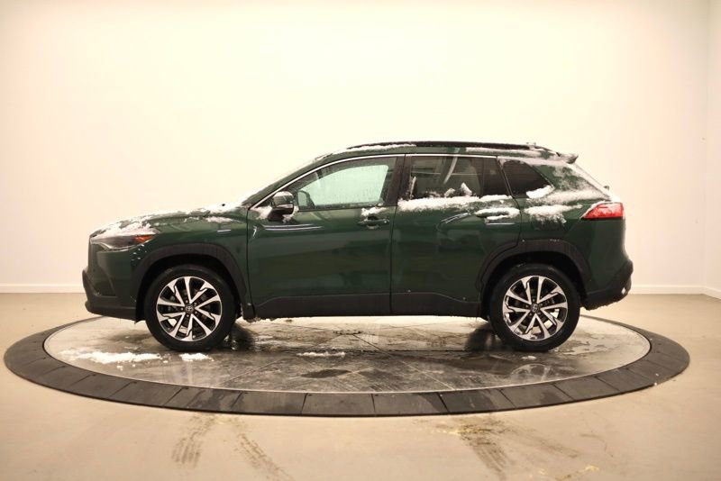 Used 2022 Toyota Corolla Cross XLE w/ Convenience Package image 6