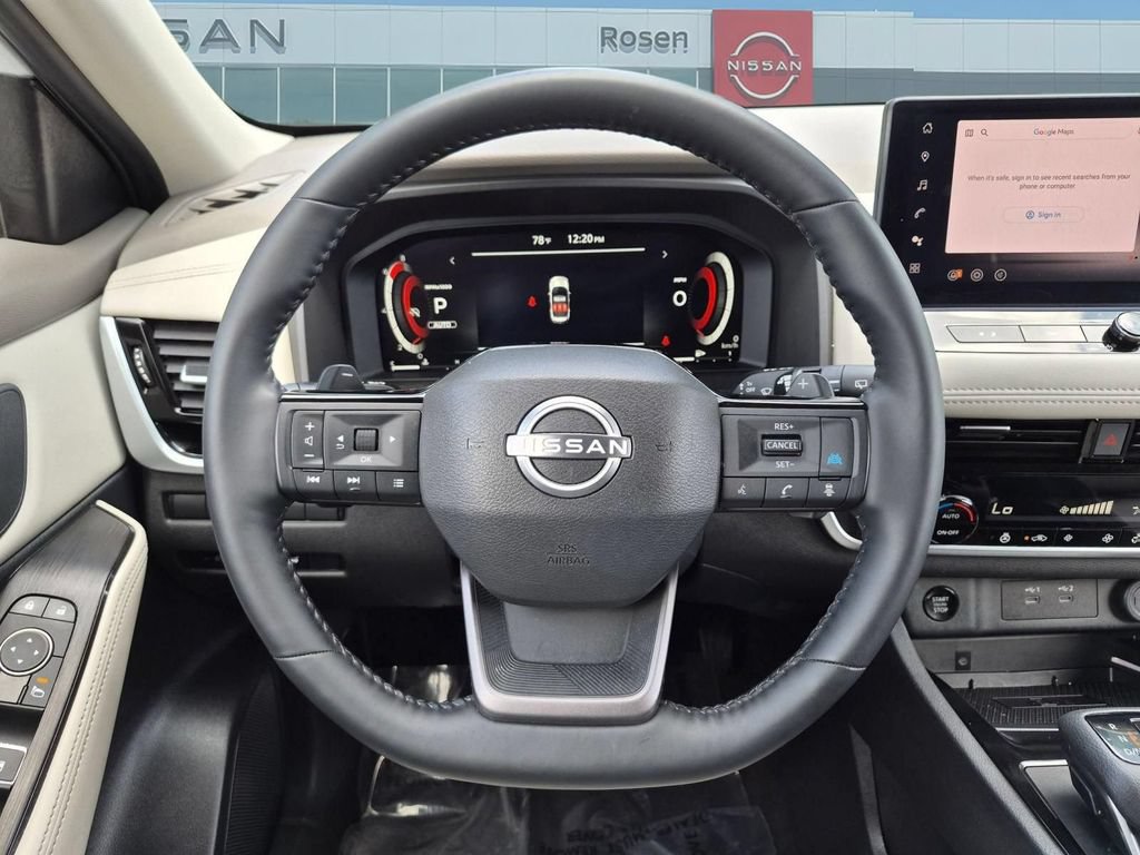 Used 2025 Nissan Rogue SL AWD/4WD image 15
