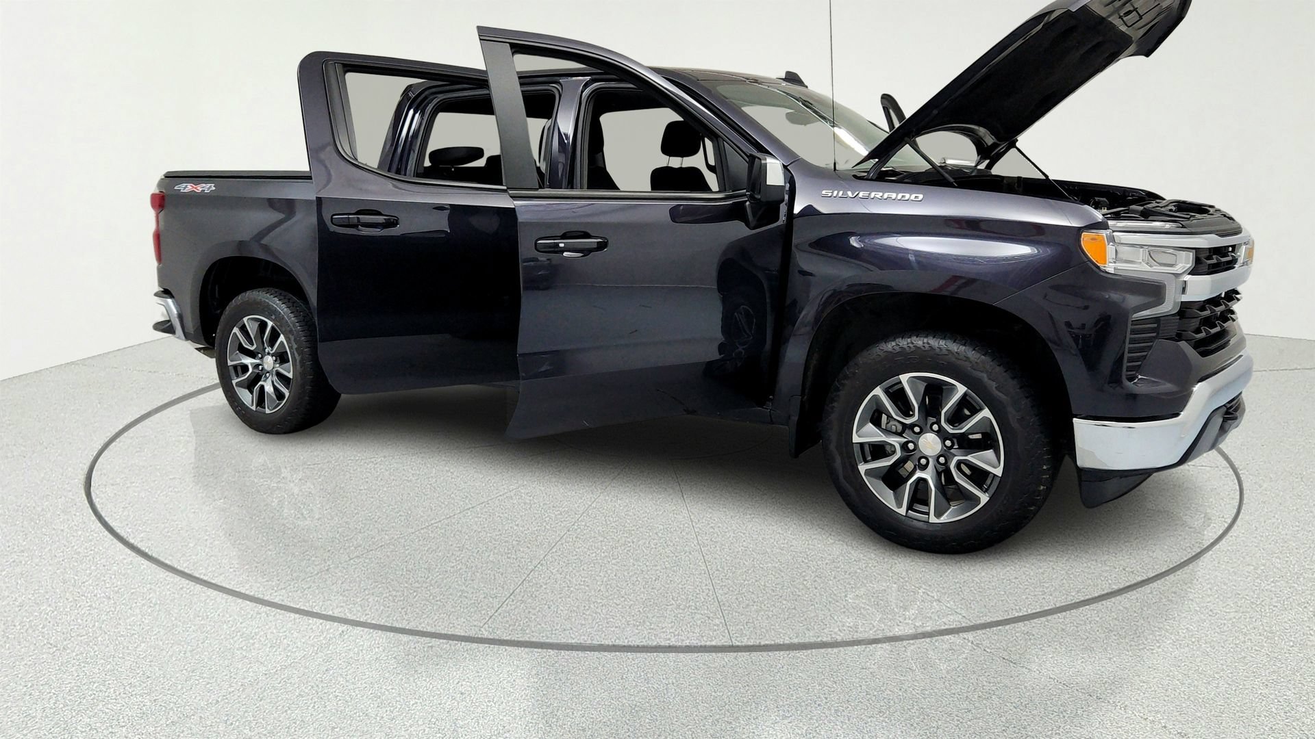 Used 2024 Chevrolet Silverado 1500 LT AWD/4WD image 14