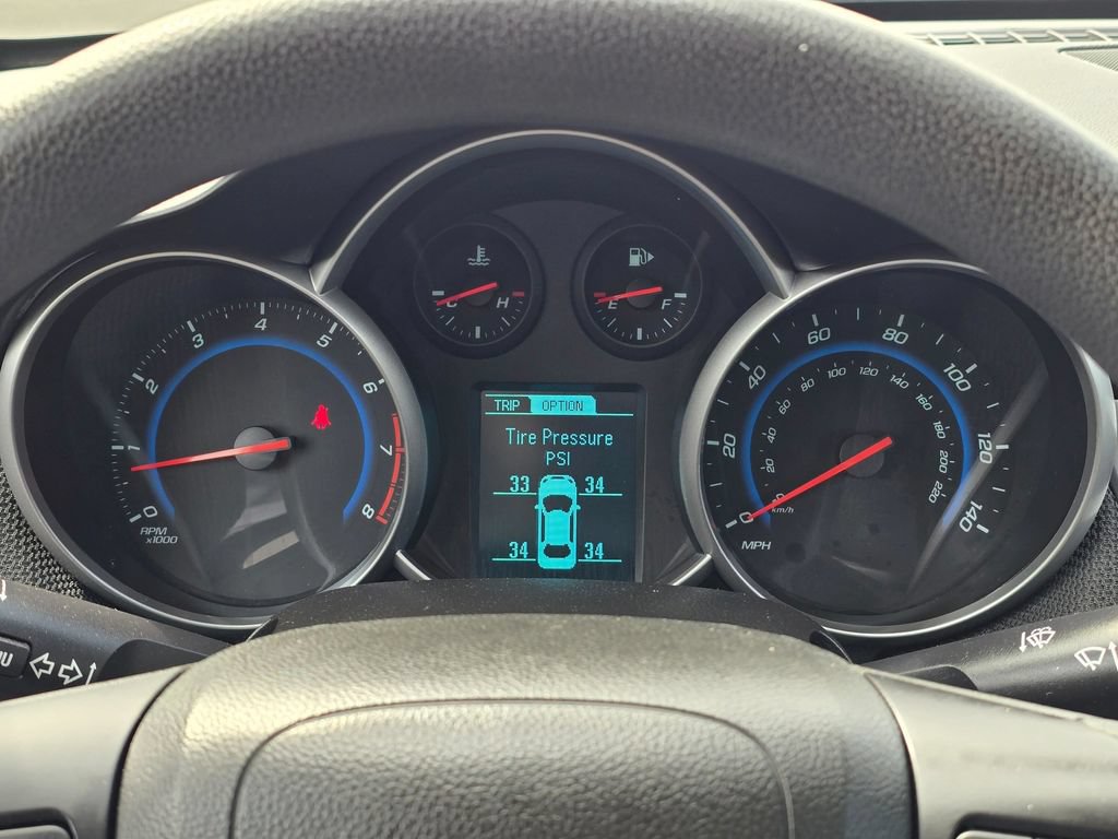 Used 2016 Chevrolet Cruze LT w/ Technology Package FWD image 20