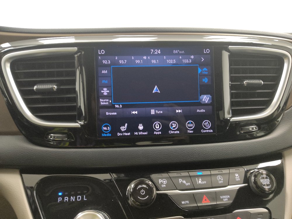 Used 2018 Chrysler Pacifica Touring-L Plus w/ Advanced Safetytec Group FWD image 25