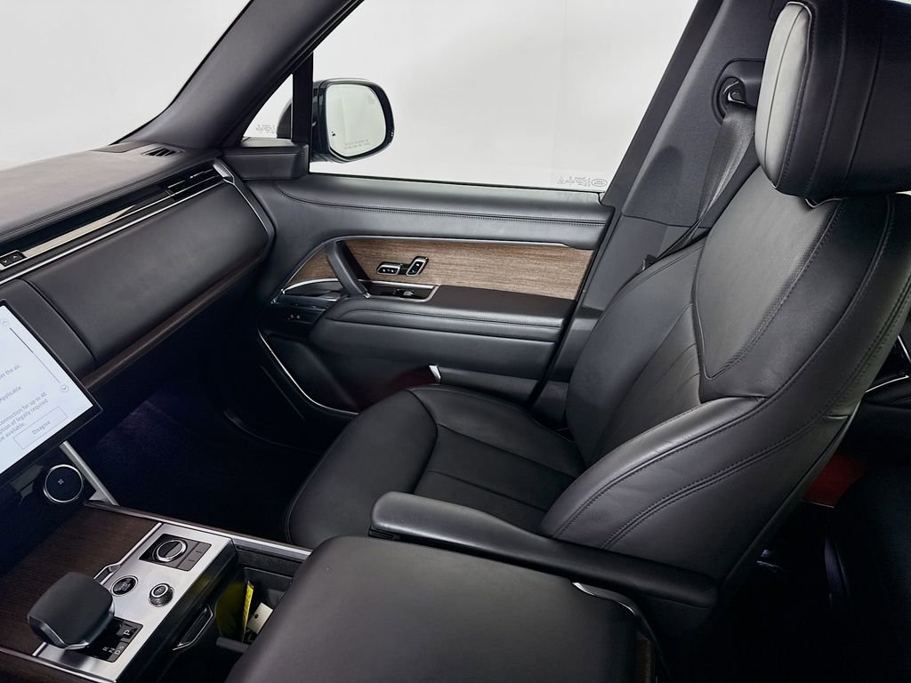Used 2023 Land Rover Range Rover SE image 25