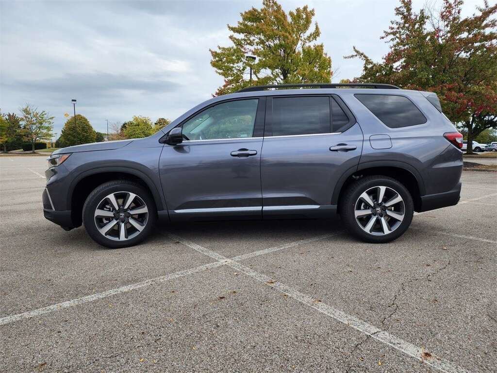 Certified 2024 Honda Pilot Touring image 13