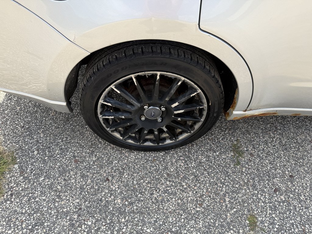 Used 2009 Ford Focus SES FWD image 46