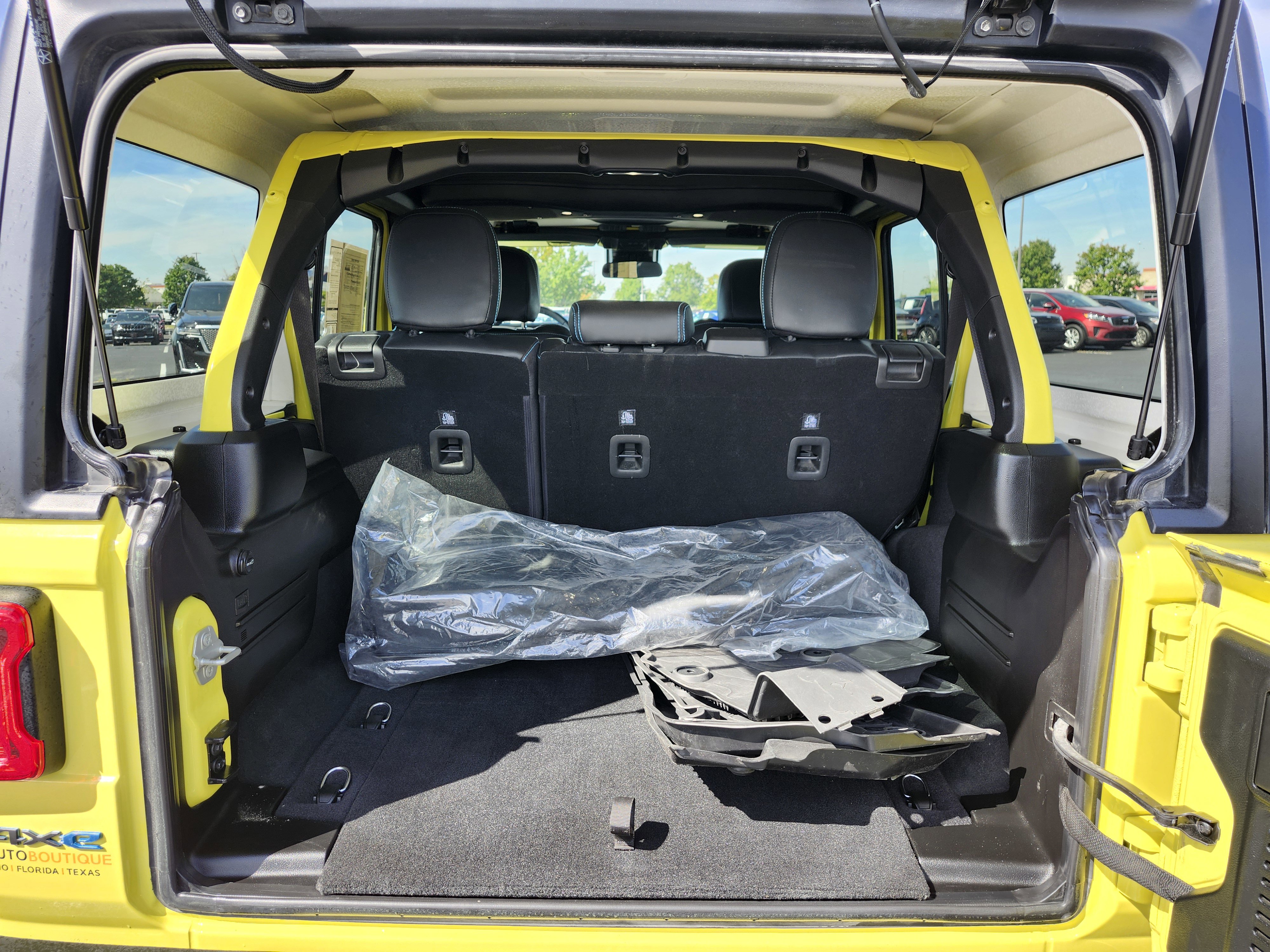 Used 2024 Jeep Wrangler Rubicon w/ Convenience Group image 15